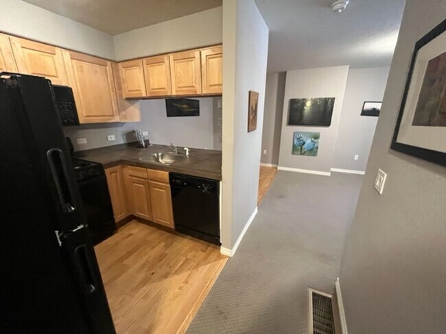 Foto del edificio - Beautiful End-Unit in North Boulder’s Desirable Dakota Ridge  – Steps from Trails, Bike Paths, an...