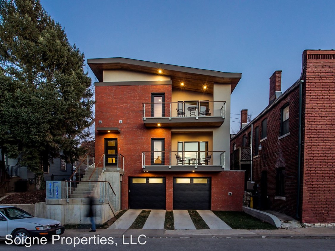 Primary Photo - 4445 Bell St