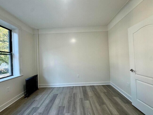 Building Photo - 124 74th St