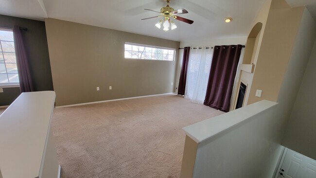 Large living room with lots of natural light - 3002 W Elizabeth St