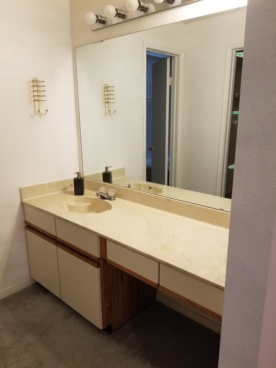 Foto del edificio - 9800 Pagewood Ln