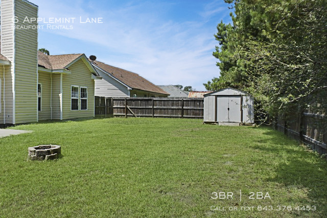 Building Photo - Mint Farms