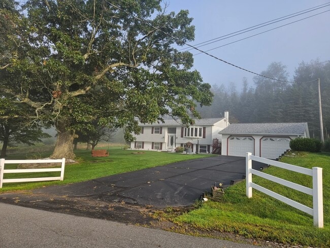 Building Photo - 42 Lesher Rd