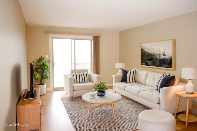 Building Photo - 100 Marche