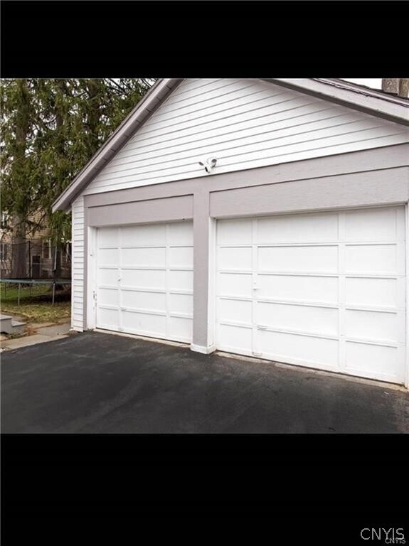 Building Photo - 2 Sanger Ave