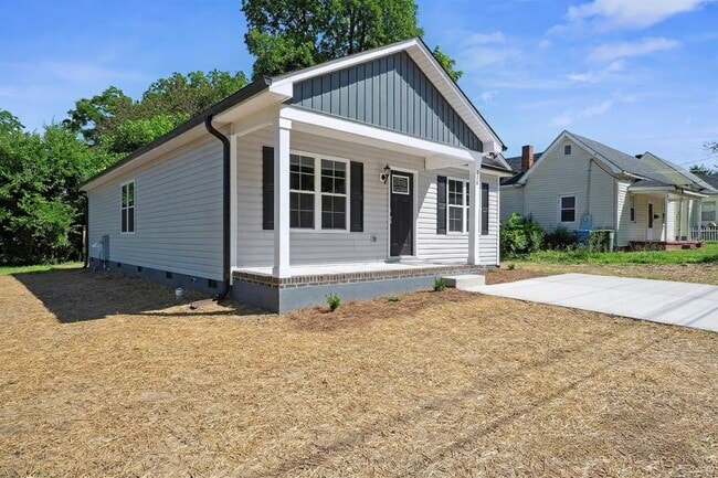 Front - 528 S Caldwell St