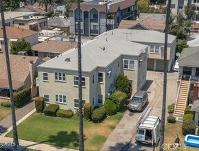 Building Photo - 653 W Glenoaks Blvd