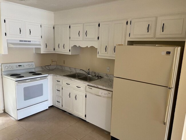 Building Photo - 140 Lanier Dr