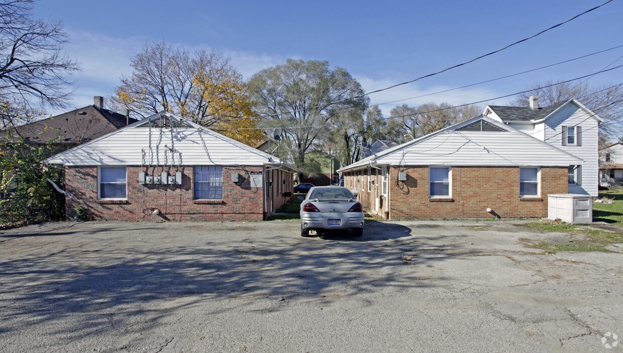 Building Photo - 620-624 Hall Ave