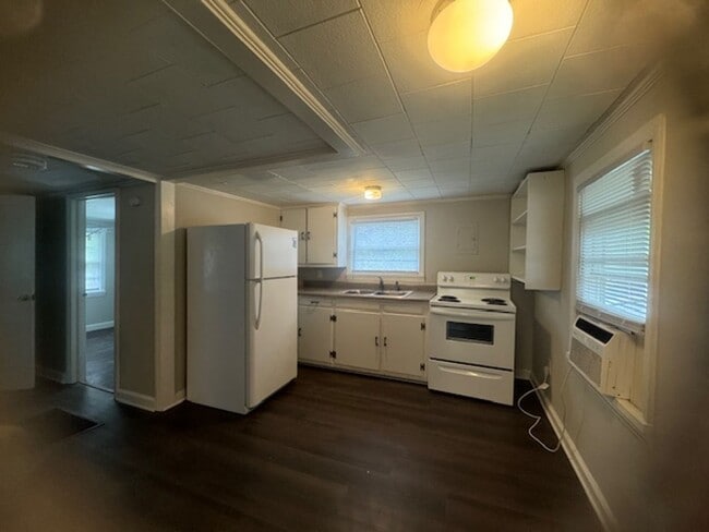 Building Photo - Location, Community, Quality Living. It St...