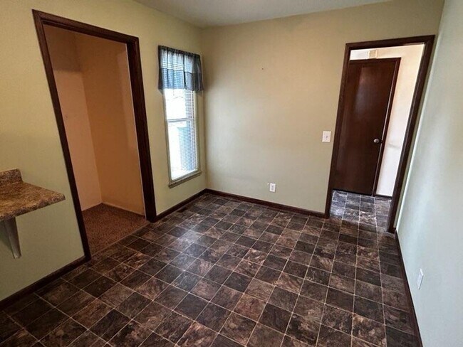 Building Photo - 5021 E New Jersey Dr, Wichita, KS 67210