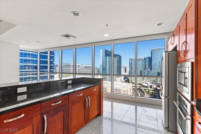 Foto del edificio - 4525 Dean Martin Dr