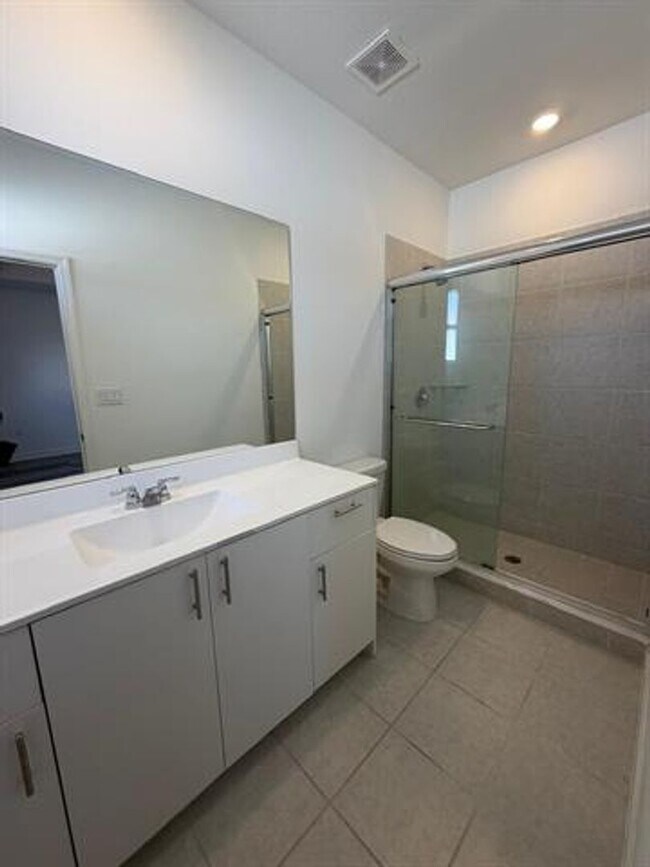 Foto del edificio - 2885 SE 25th Ave