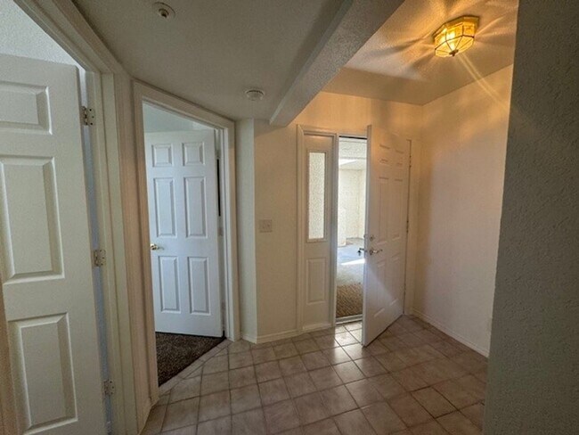 Foto del edificio - 2BR 2BA River View Bluffs Condo gated With...