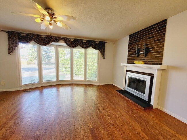 Photo du bâtiment - 12203-12149 149 Ave NW