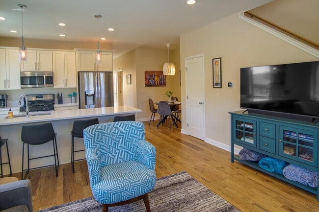 Building Photo - 240 Co Rd 105