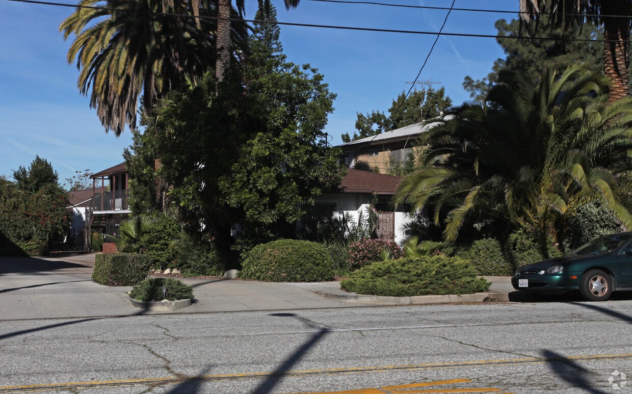 Building Photo - 328 Pasadena Fwy
