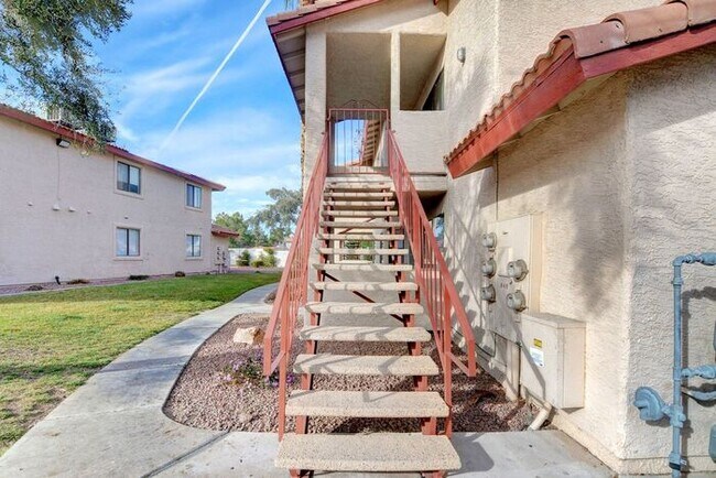 Foto del edificio - 849 Rock Springs Dr