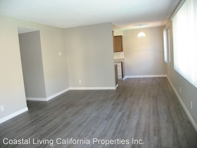 Building Photo - 1675 Chapel Dr