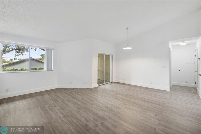 Foto del edificio - 9933 Westview Dr