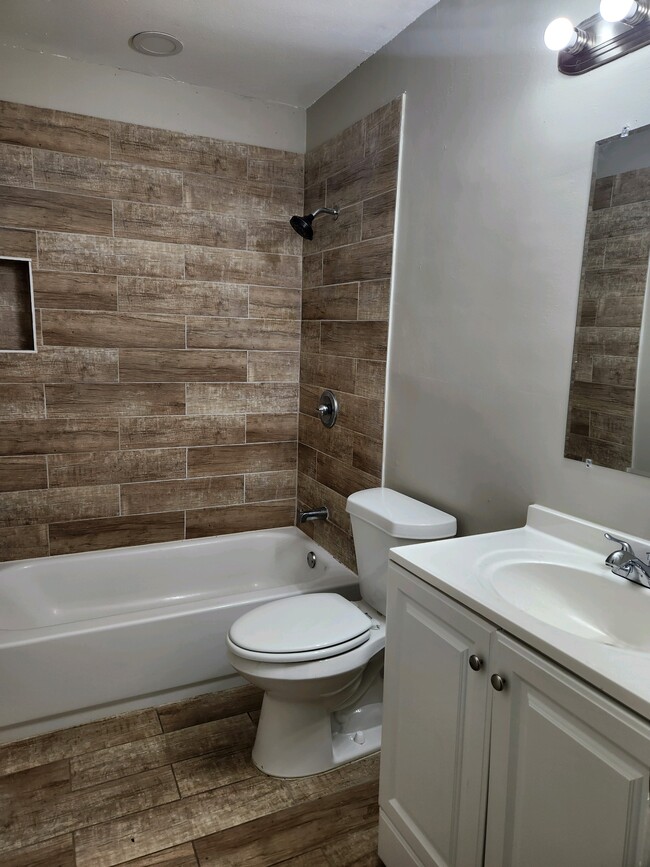 Foto del edificio - 4611 John Barrow Rd
