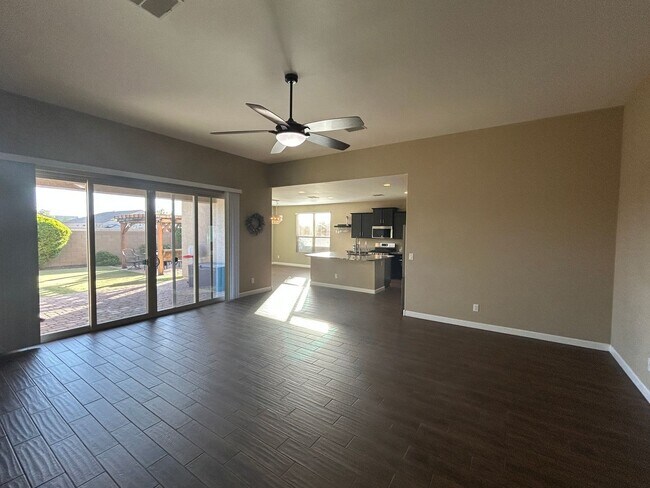 Building Photo - 26105 N 137th Ln