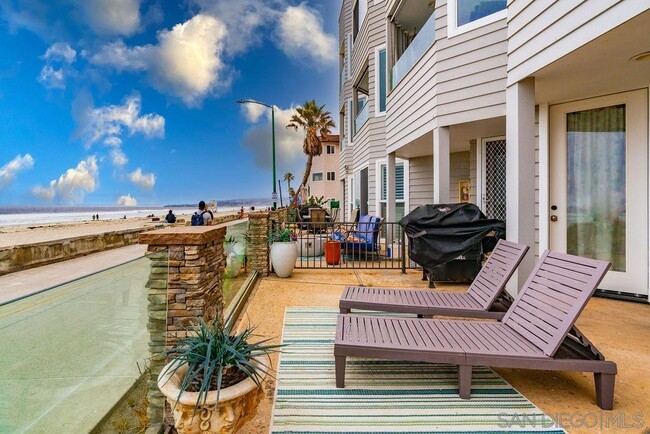 Foto del edificio - 3285 Ocean Front Walk