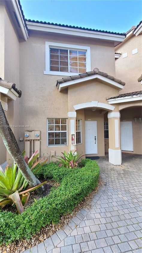 Foto principal - 5791 NW 116th Ave