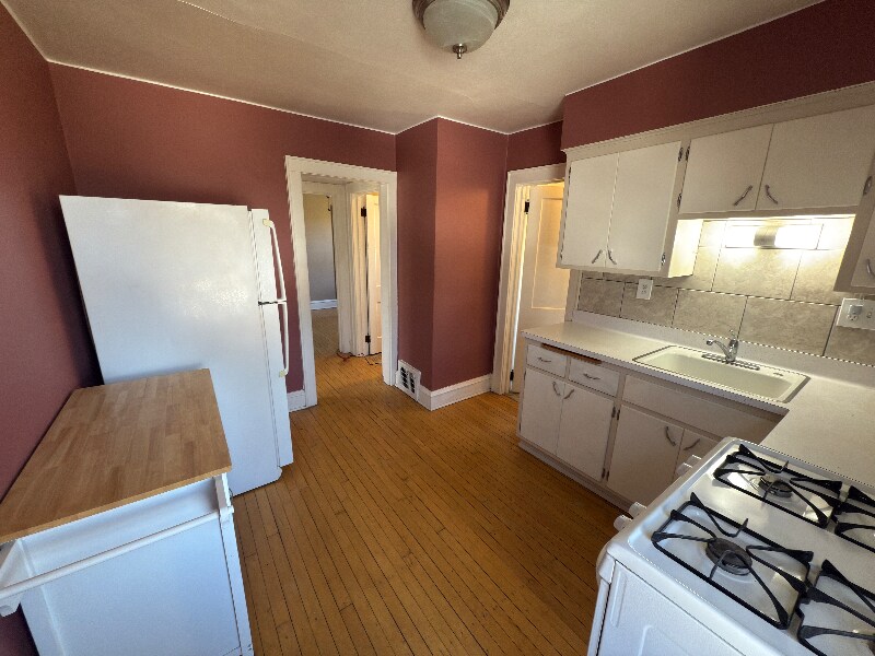 Foto del edificio - 114 S 74th St