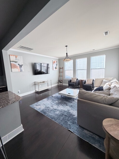 Building Photo - Room in House on Double Oaks Rd