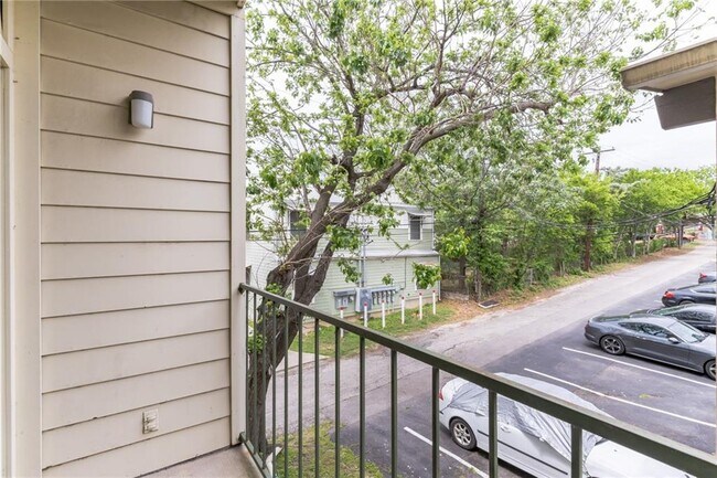 Foto del edificio - 2100 San Gabriel St