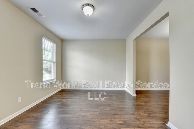 Foto del edificio - 707 Sand Ln SE
