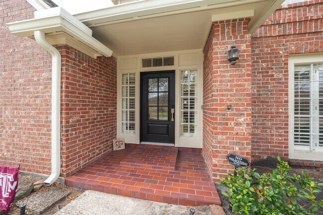 Building Photo - 3219 Manor Grove Dr