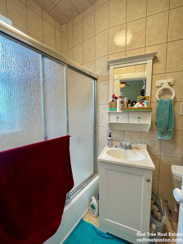 Foto del edificio - 1330 Commonwealth Ave