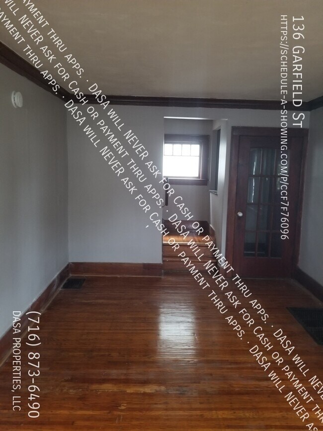 Building Photo - 136 Garfield - 3 Bed / 1 Bath