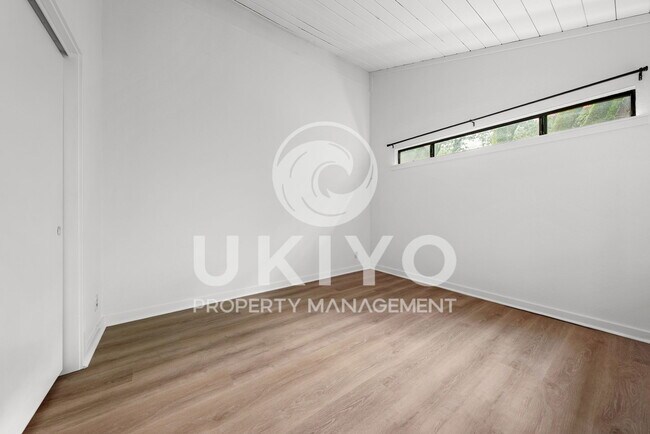 Foto del edificio - 8655 Skyline Blvd