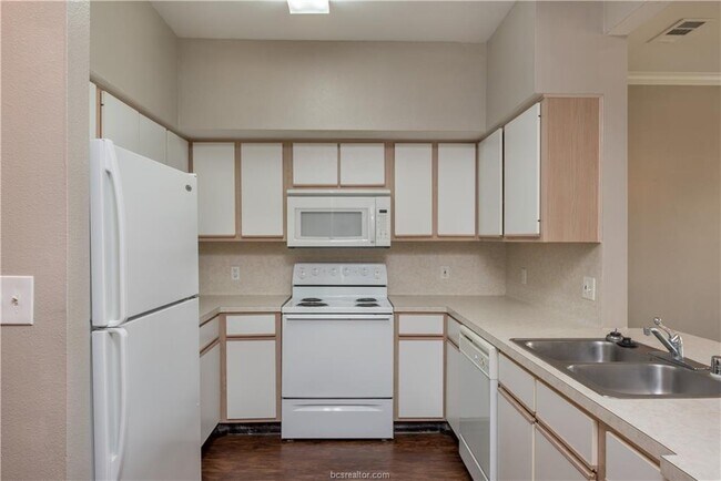 Foto del edificio - 1230 Canyon Creek Cir