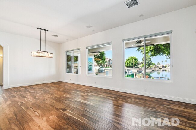 Foto del edificio - Spacious 4BR House on Arrowhead Lake in Gl...