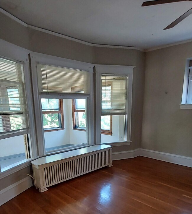 Sala de estar - 2024 Grand Ave S
