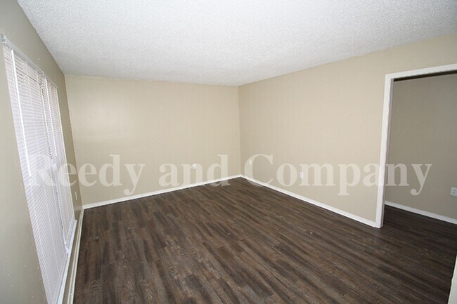 Foto del edificio - 5158 Breckenwood Dr