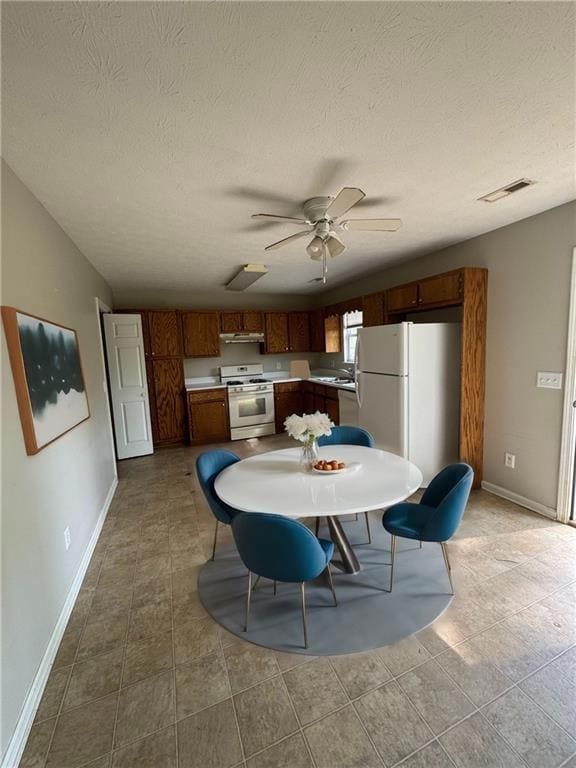 Foto del edificio - 1727 Oak Grove Church Rd