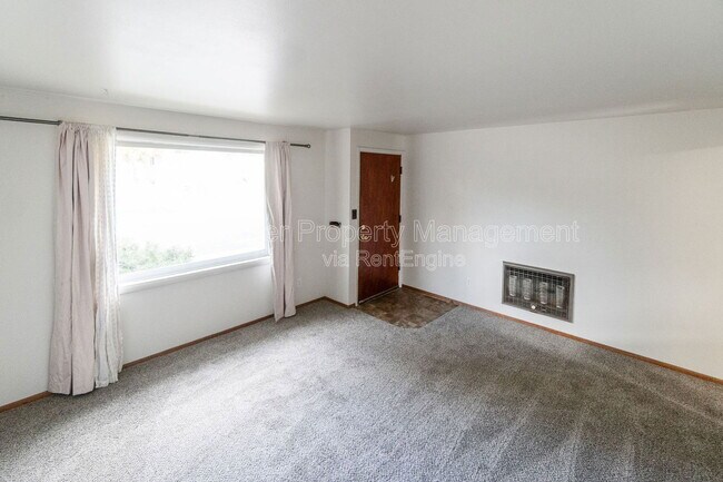 Building Photo - 620 E Euclid Ave