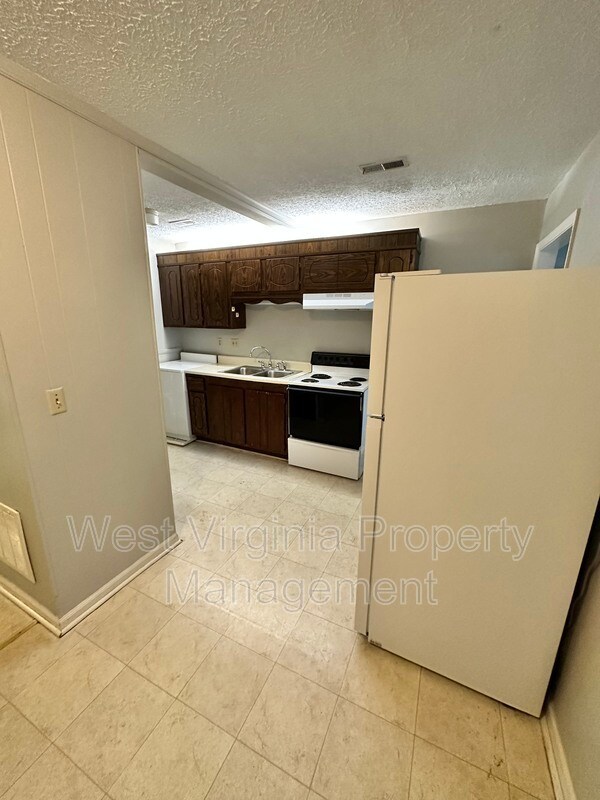 184 Wyndale Dr Unit Apt 14, Princeton, WV 24739 Condo for Rent in