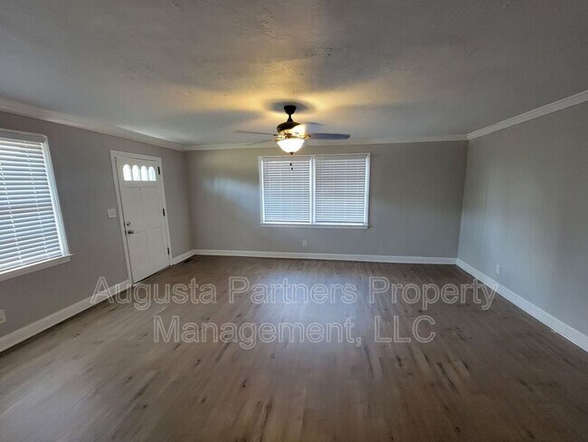 Foto del edificio - 2034 Trout Dr