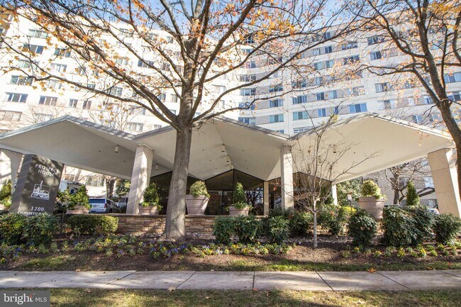 Foto del edificio - 1200 N Nash St