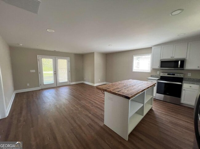 Building Photo - 5952 Moon Dr