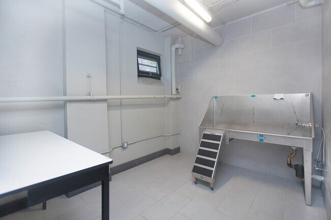 Foto del edificio - 30 W 141st St