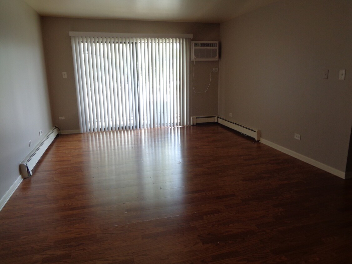 10756 S Harlem Ave Unit 2A, Worth, IL 60482 Condo for Rent in Worth