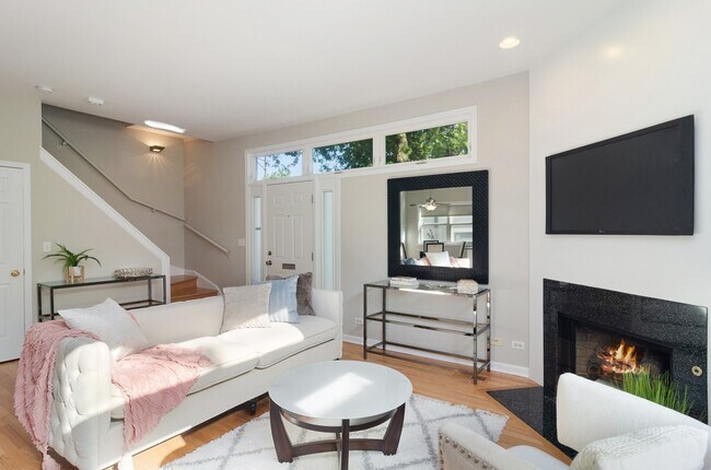 Foto del edificio - 1547 W George St