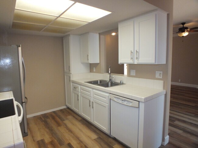Foto del edificio - 3 br 2.5 bath Cameron Park Townhome